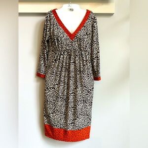 Maggie London V back floral print contrast hemline  3/4 sleeve dress size 6